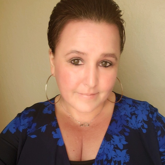 Meet your Posher, Lucinda - Picture 1 of 1